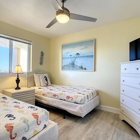 Oceanfront Balcony, Pool, Bbq, Steps To Flagler Ave Villa New Smyrna Beach Bagian luar foto